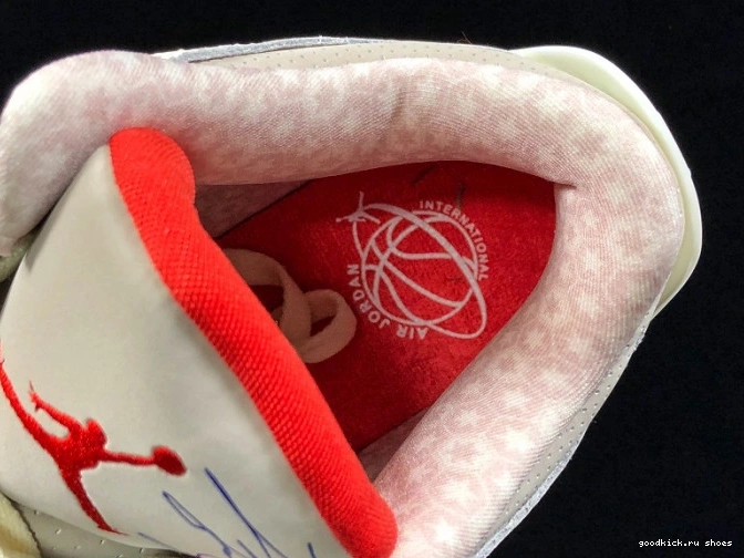Retro 136064-140 red 3 